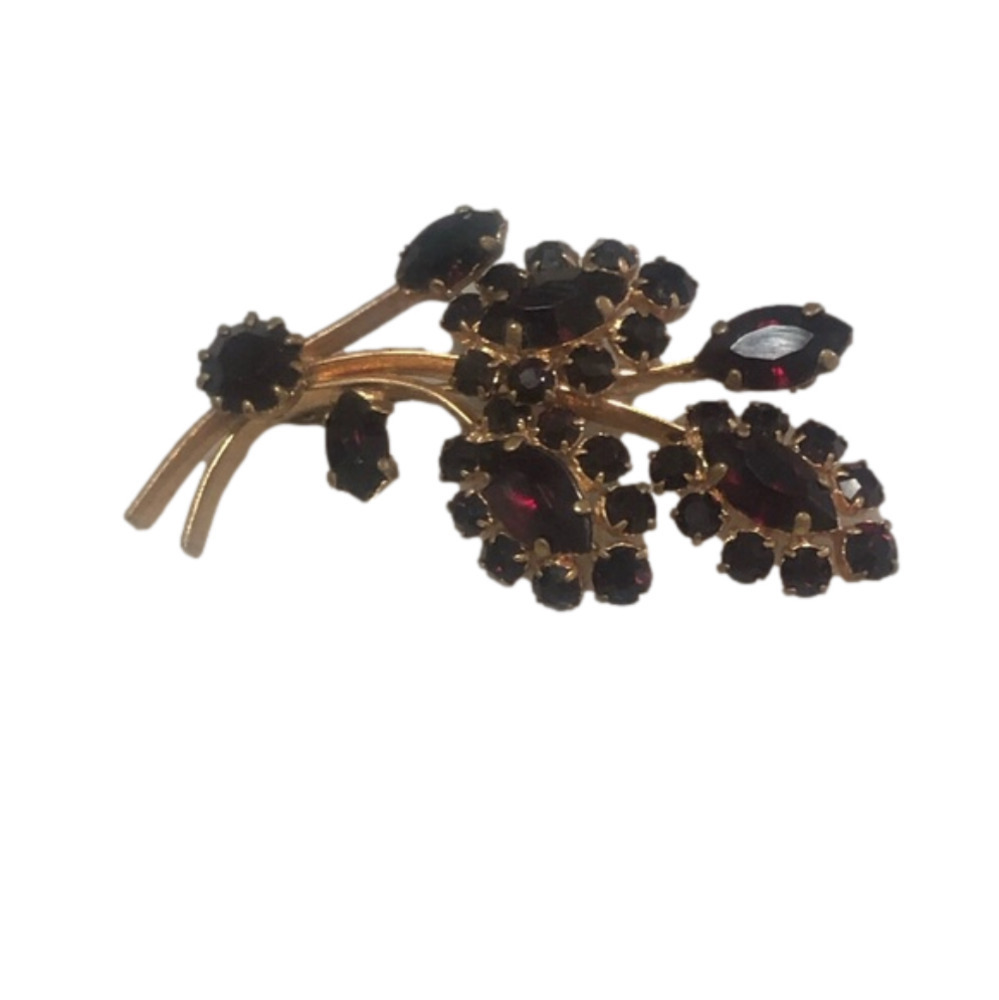 𝅺vtg ‘Juliana’ Style Ruby Red Crystal Rhinestone Brooch